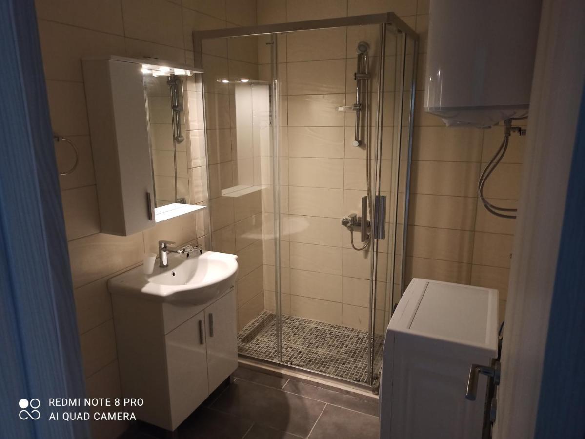 Ata Apartmani. Petrovac ภายนอก รูปภาพ
